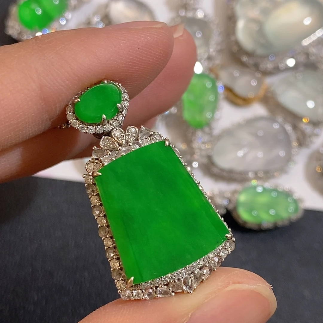 翡翠颈饰18K金镶嵌天然缅甸A货翡翠