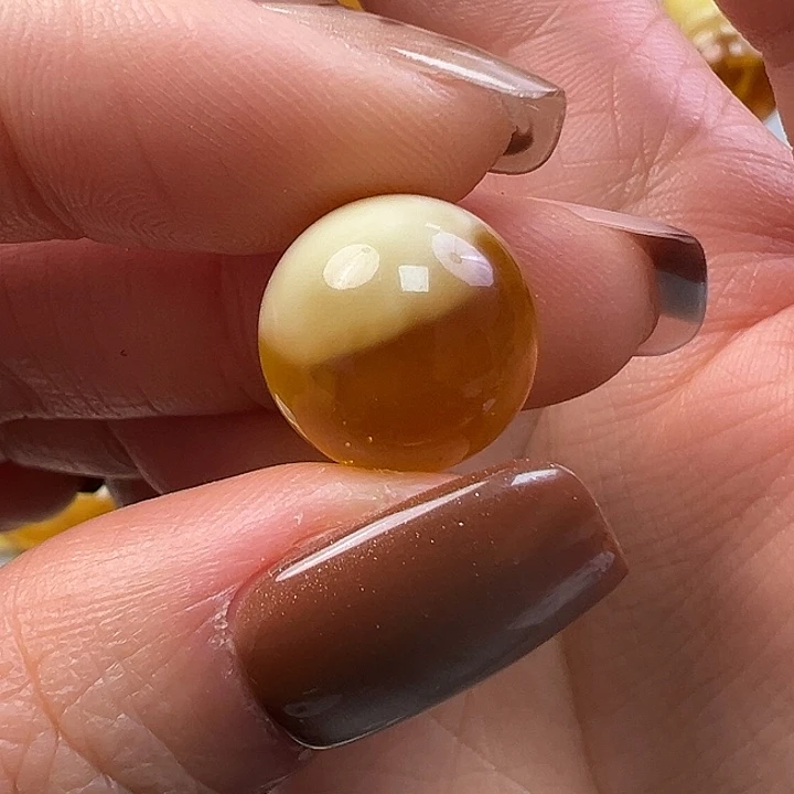 蜜蜡未镶嵌珠宝奇石