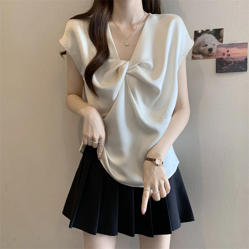 大码女装设计感V领扭结衬衫女夏胖mm高级感气质显瘦百搭遮肚上衣