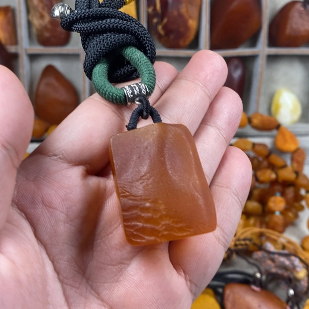 琥珀未镶嵌珠宝奇石