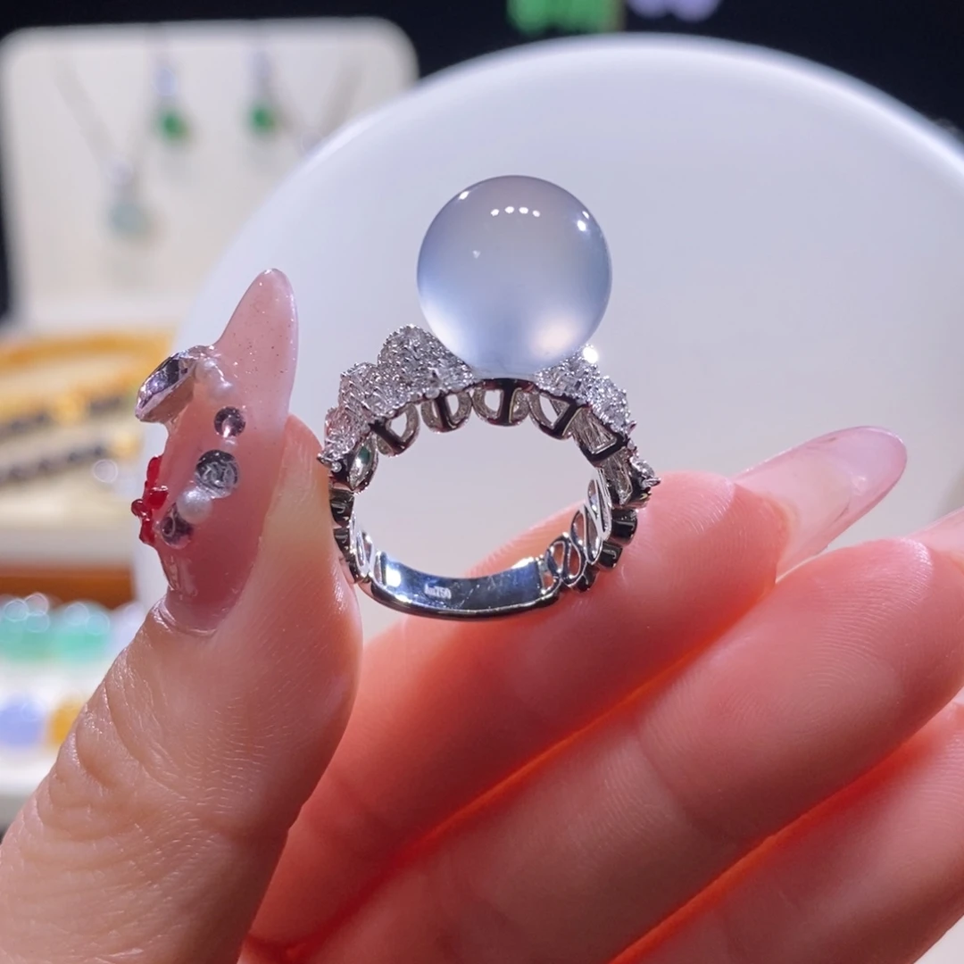 翡翠18K金镶嵌颈饰翡翠高冰白月光珠戒指