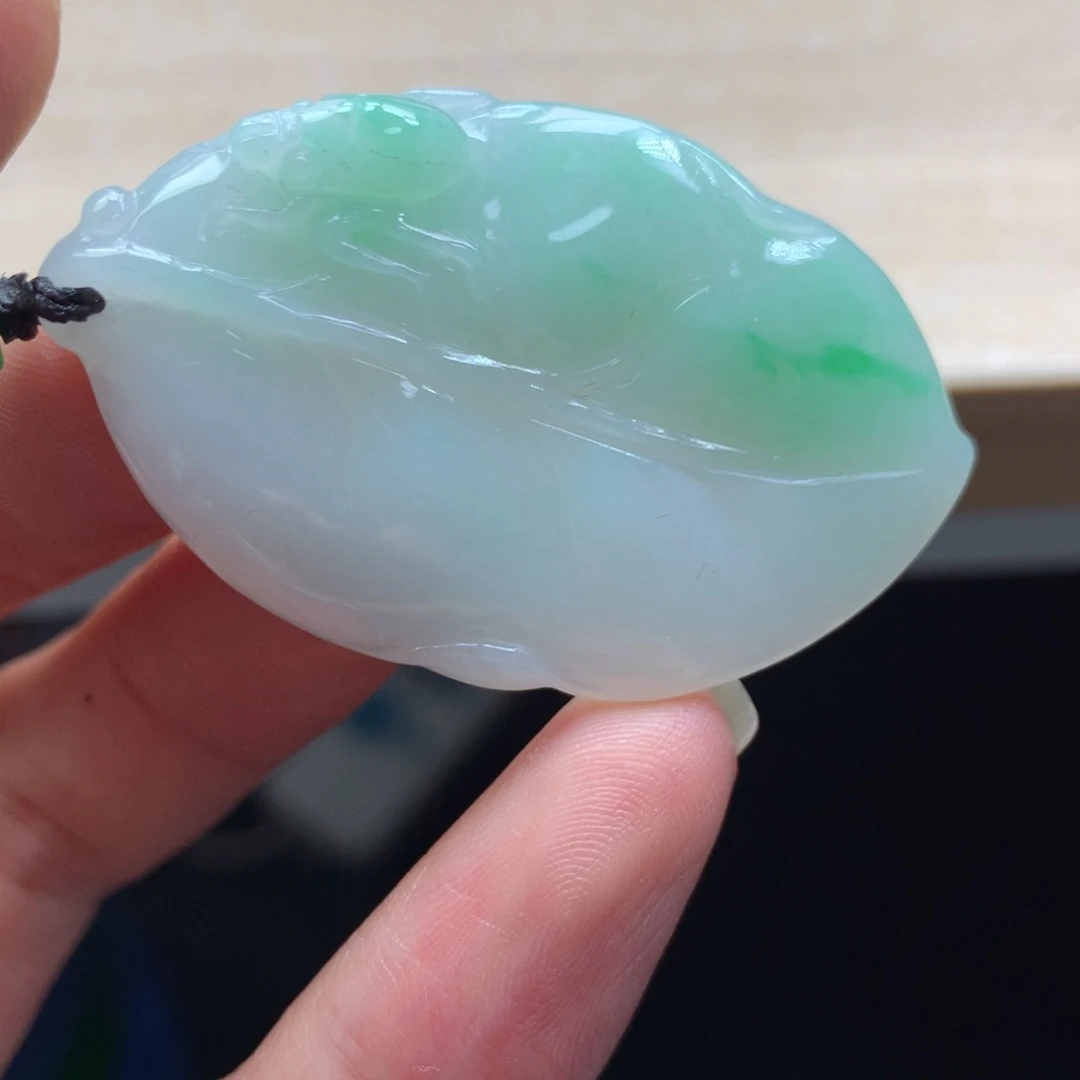 颈饰未镶嵌翡翠吊坠