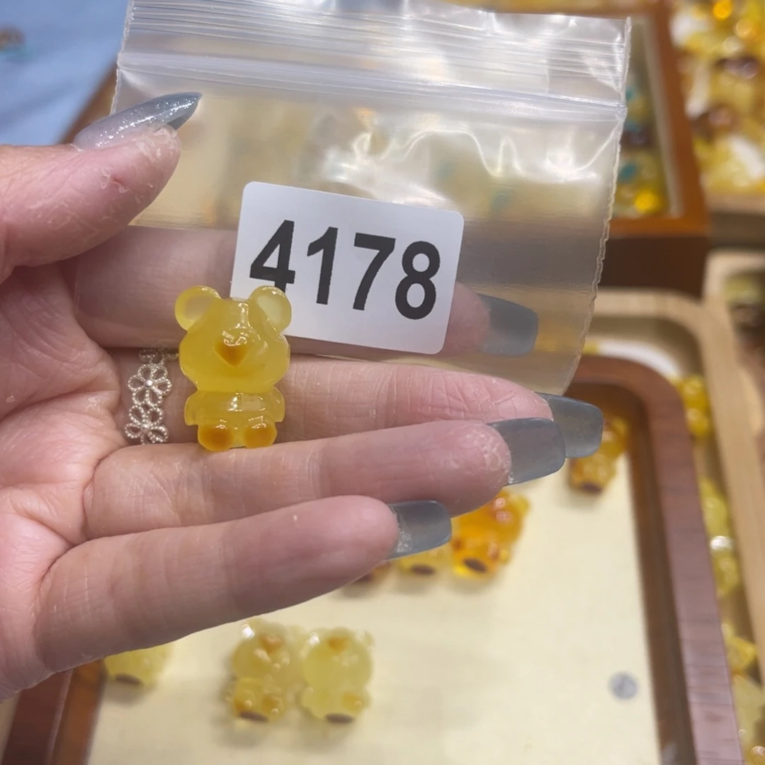 星***辰琥珀颈饰未镶嵌蜜蜡