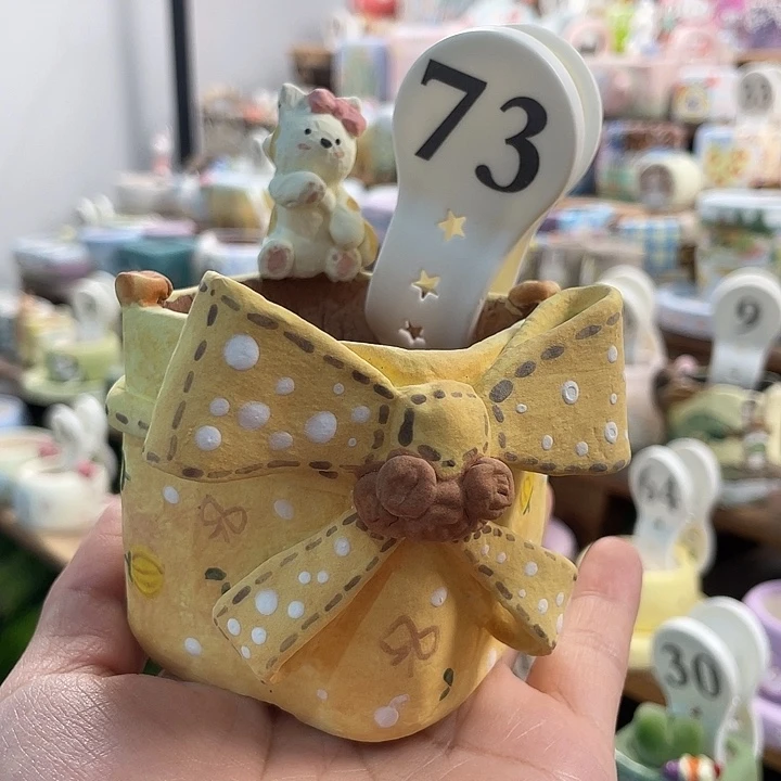73…….手工手绘花盆