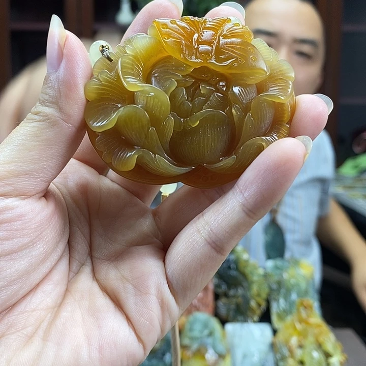 未镶嵌蛇纹石玉颈饰