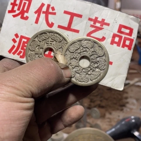 铜韓***W现代文创工艺品