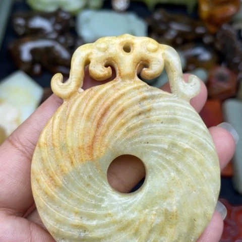 蛇纹石玉未镶嵌颈饰45