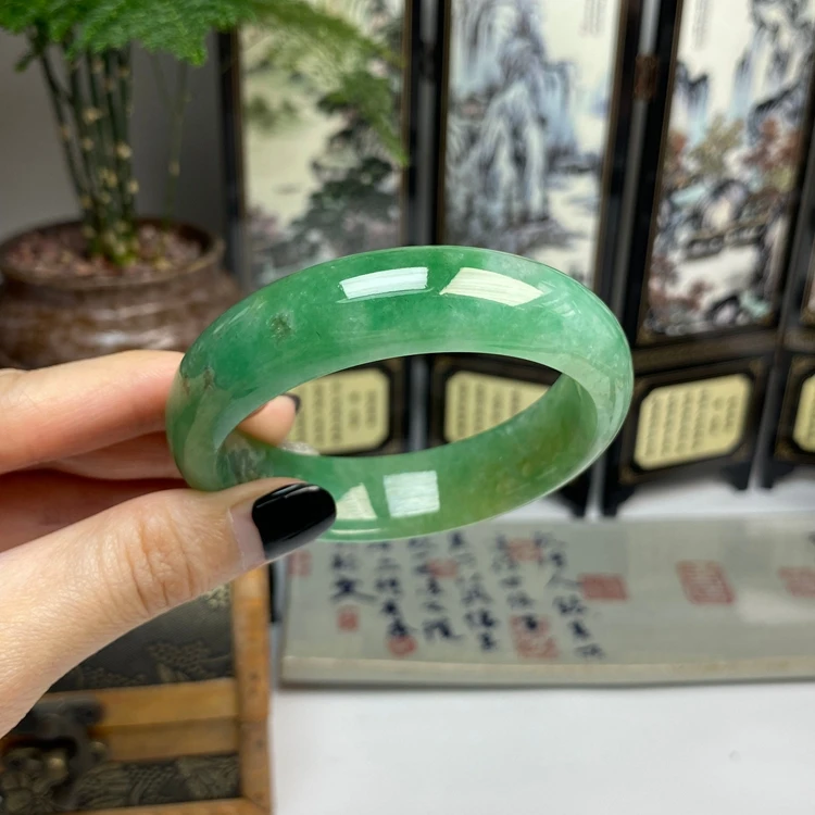 57老坑种黄加绿冰绿满色正圈手镯 天然翡翠A货手镯