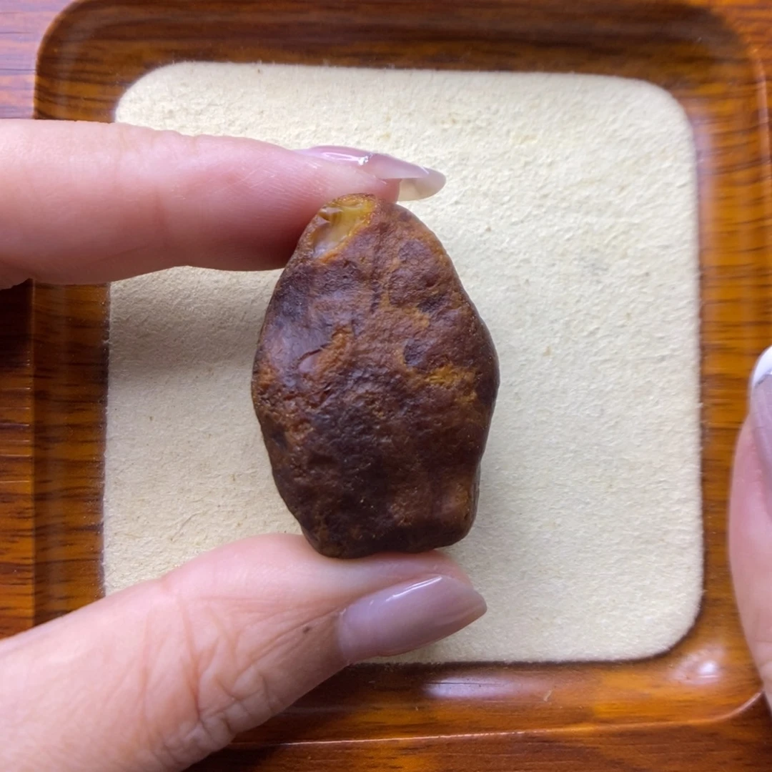 未镶嵌定制琥珀?**财敏