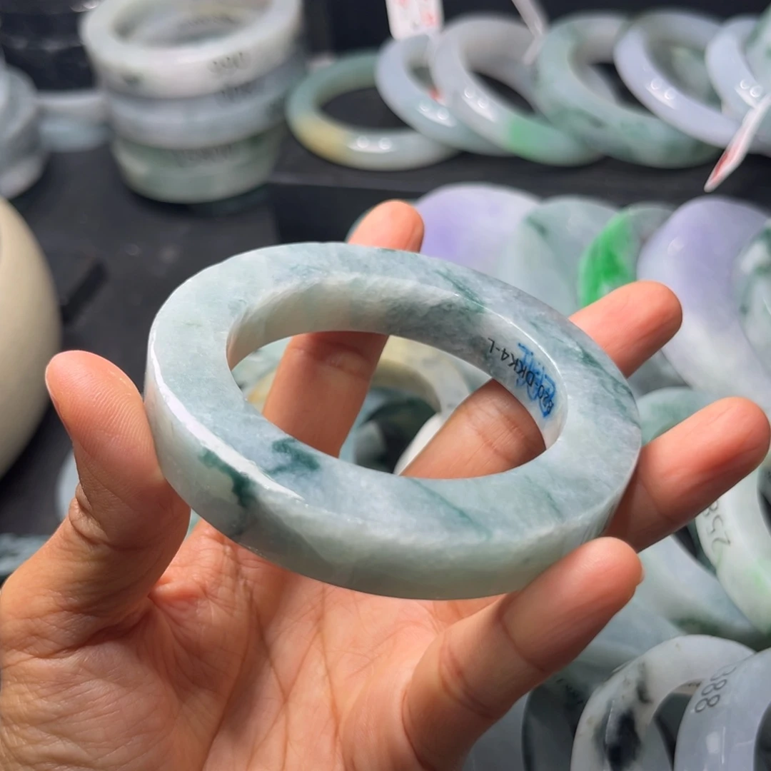 定制翡翠翡翠手镯未镶嵌