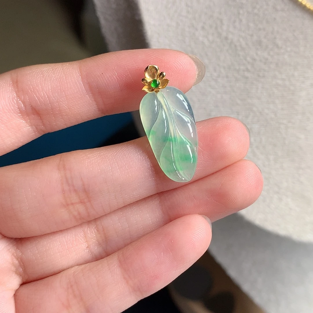 翡翠裸石18K金镶嵌缅甸天然A货翡翠冰种叶子