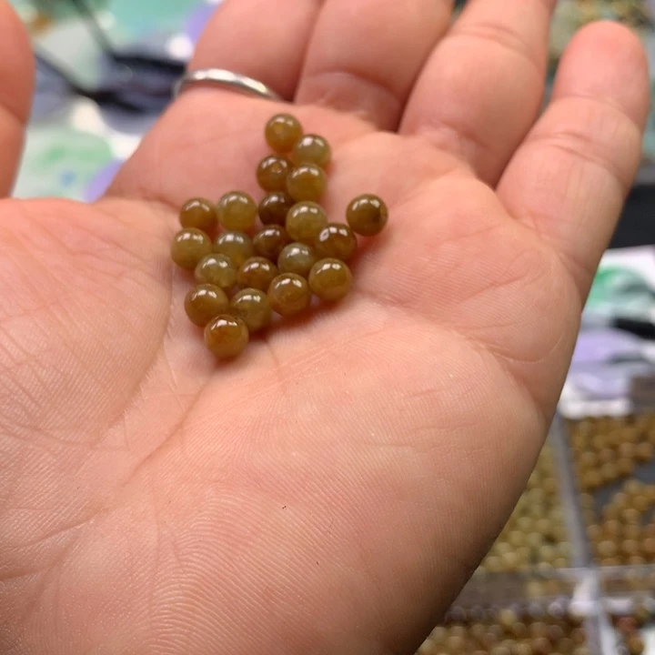 翡翠手链未镶嵌不退不换