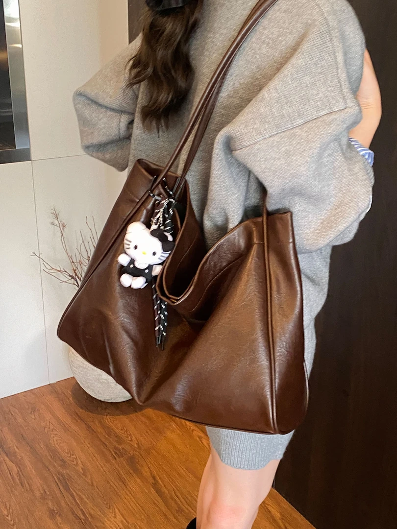 今年超火复古大容量托特包女2025秋季新款休闲上班通勤百搭单肩包