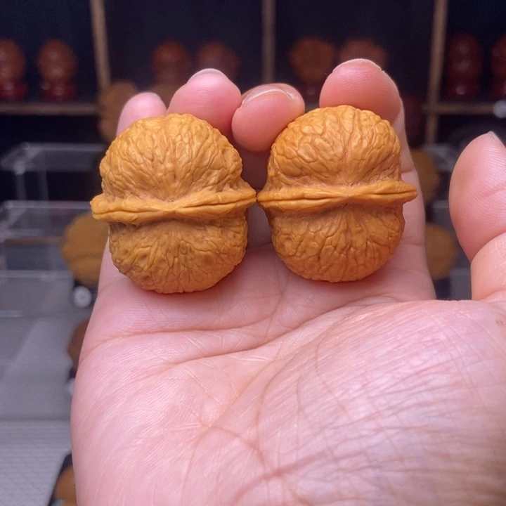 文玩核桃吊坠14铁狮子头