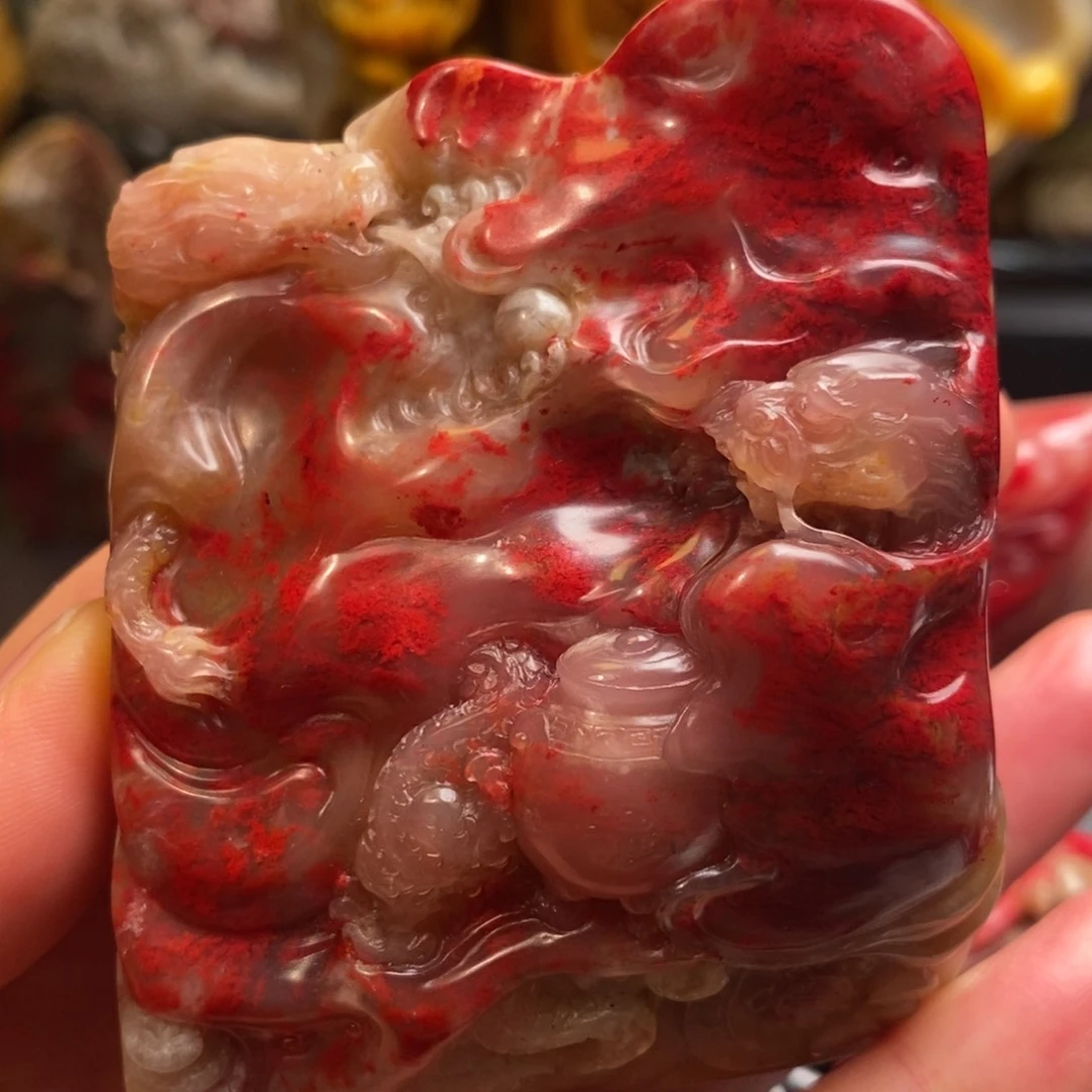 巴林鸡血石龙牌手玩