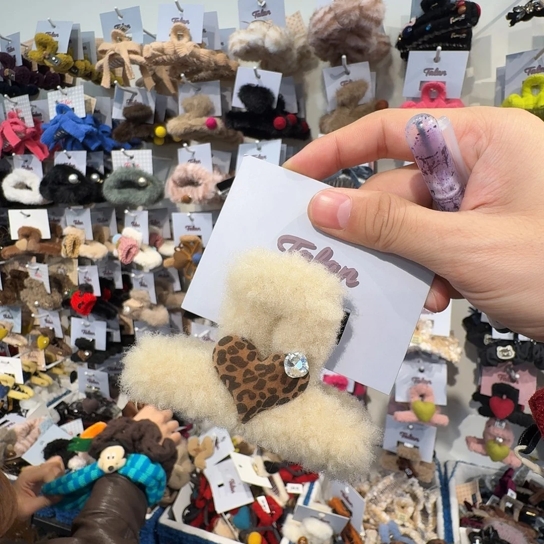 豹纹爱心白色哦哦哦