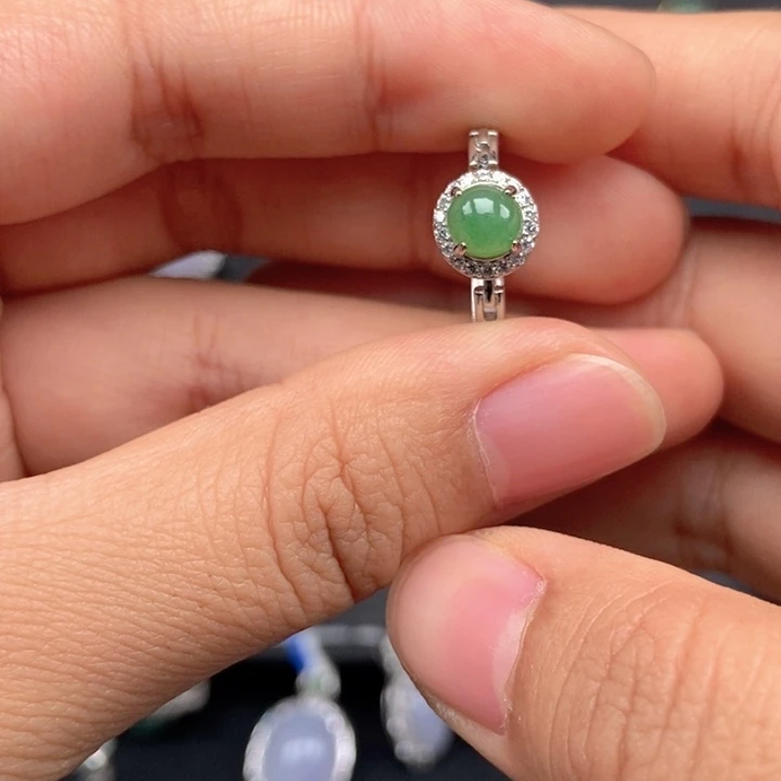 翡翠未镶嵌戒指戒指