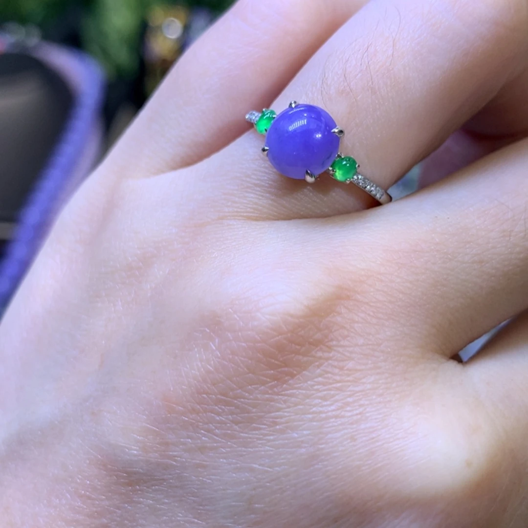 颈饰18K金镶嵌翡翠