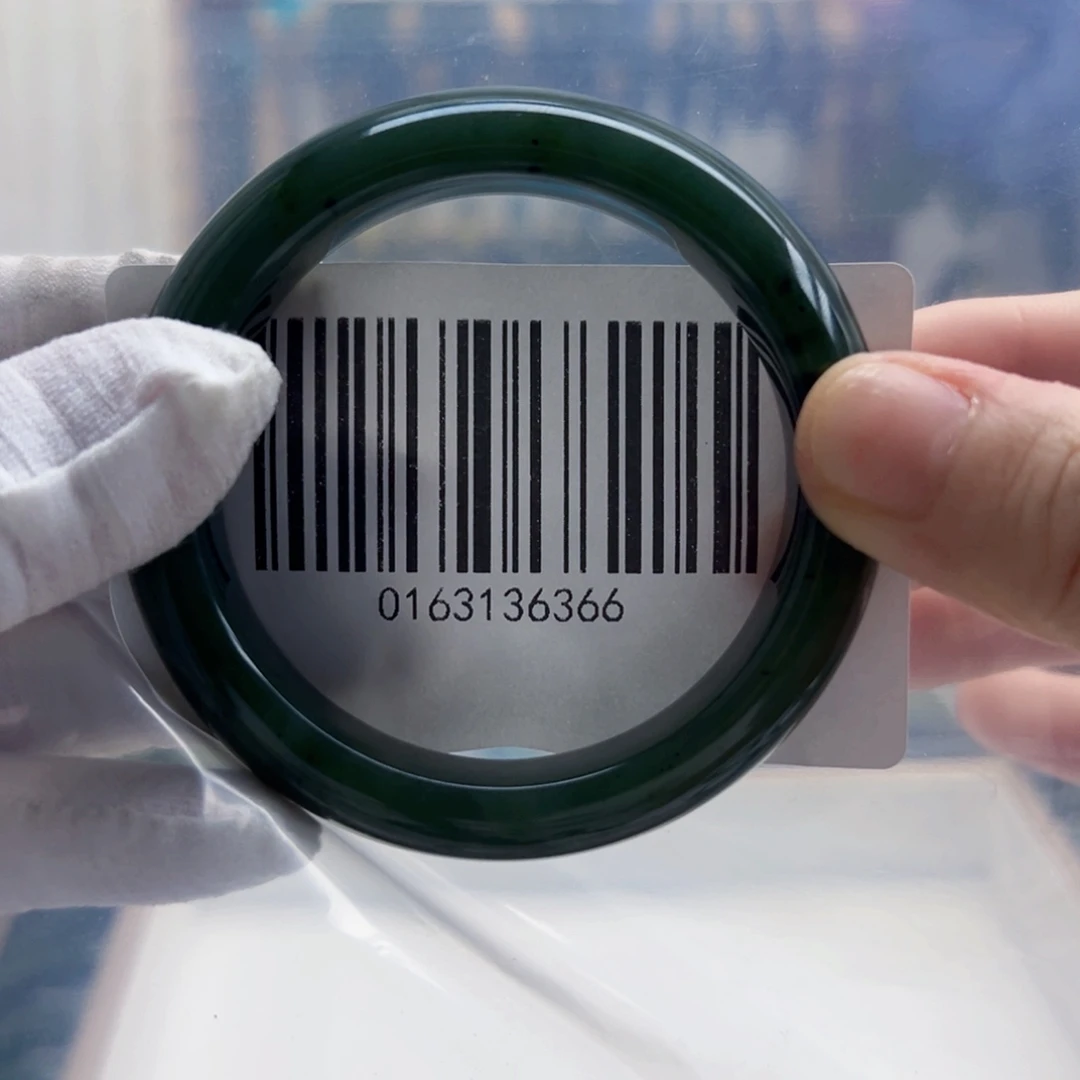 和田玉未镶嵌手镯包容5556