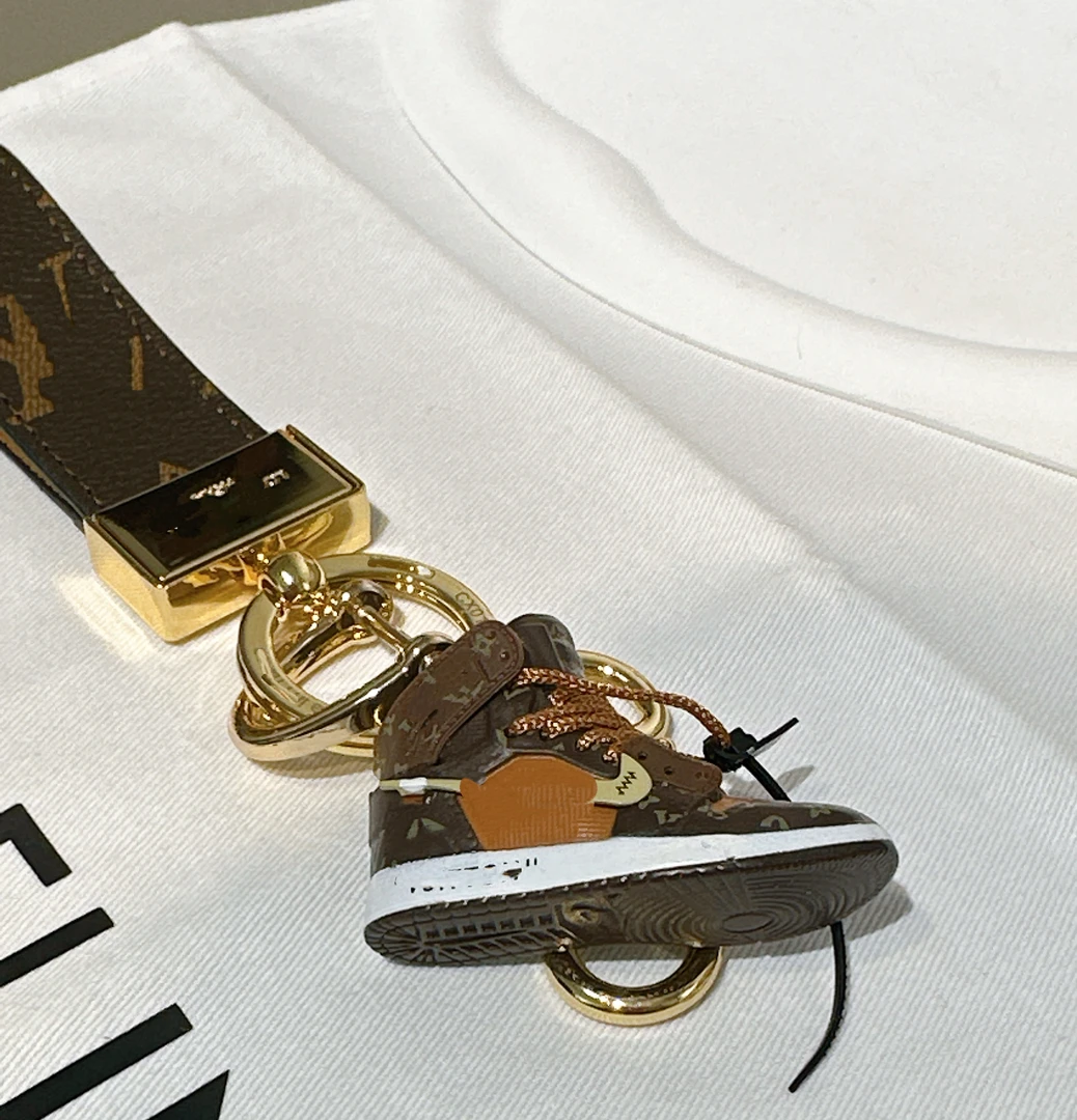 全钢扣小鞋子挂件短链长链挂件饰品挂饰斜挎手工通用挂脖