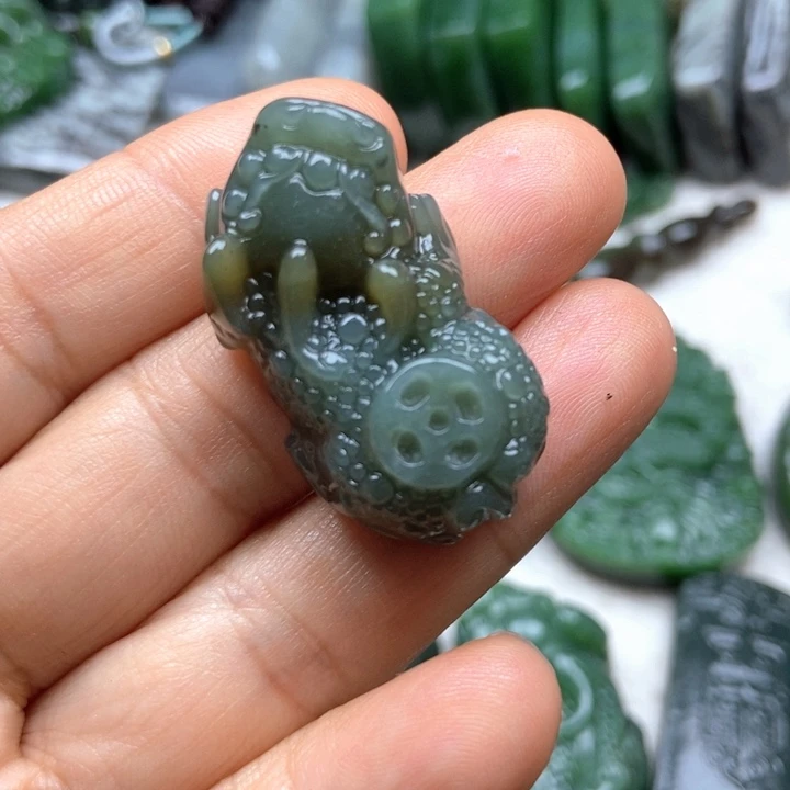 颈饰未镶嵌和田玉越**好