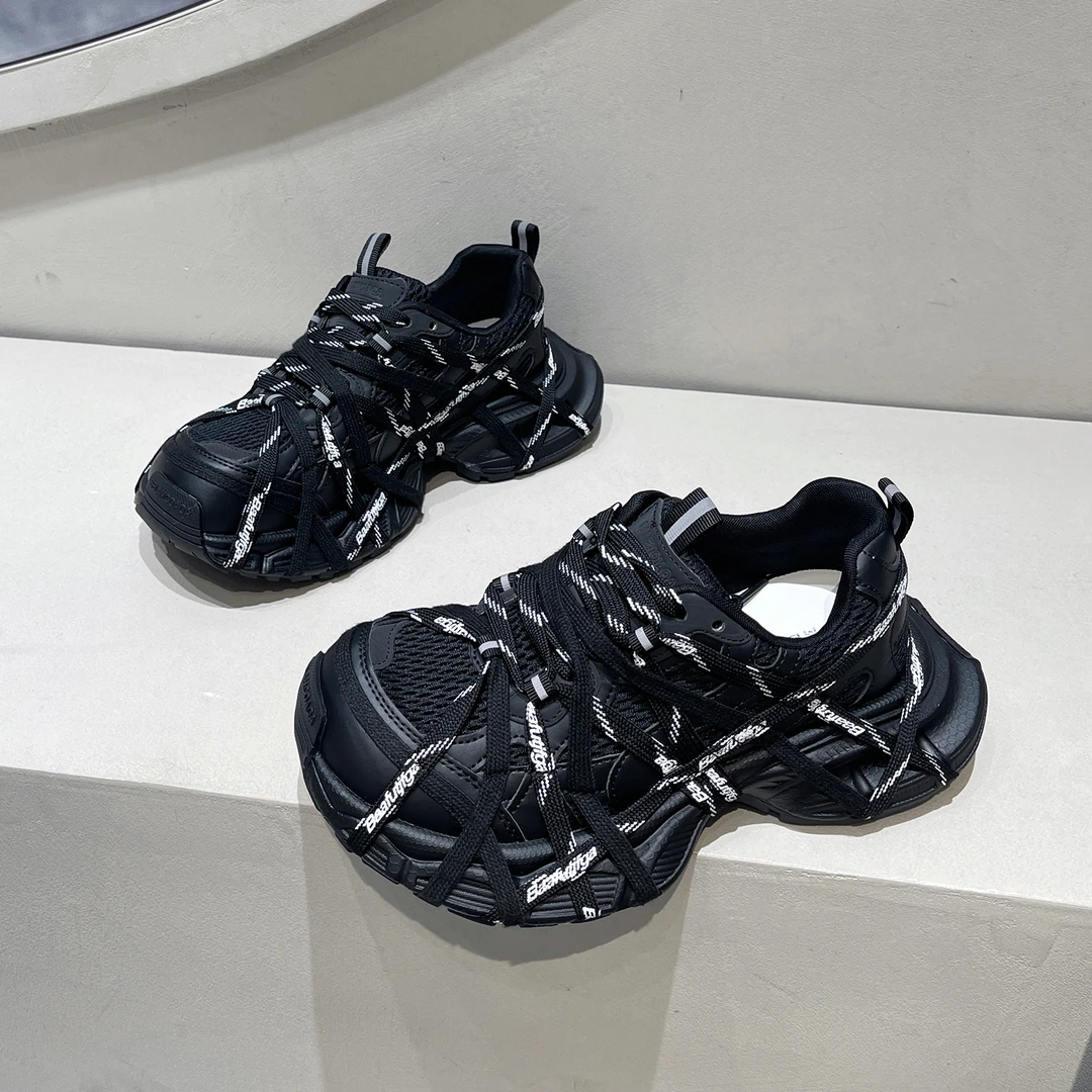 暗黑机能风黑色老爹鞋女2025新款交叉绑带小众设计炸街潮酷休闲鞋