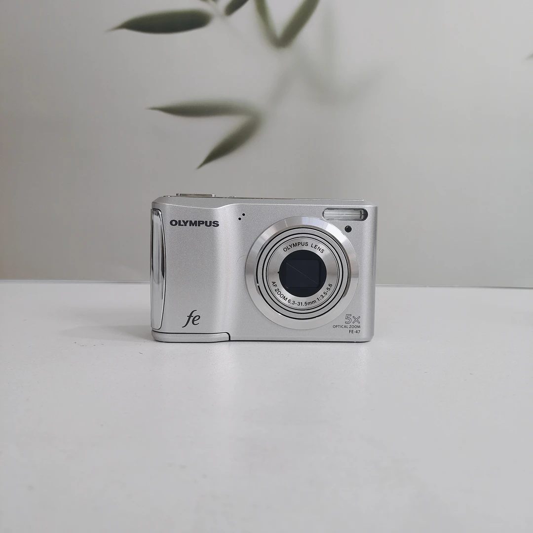 95新 Olympus/奥林巴斯 fe47 ccd相机1400W像素5倍光学变焦冷白皮