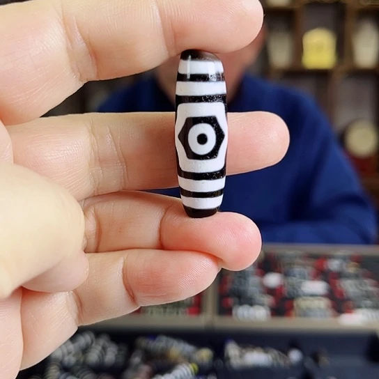 玛瑙/玉髓颈饰合金单**猪