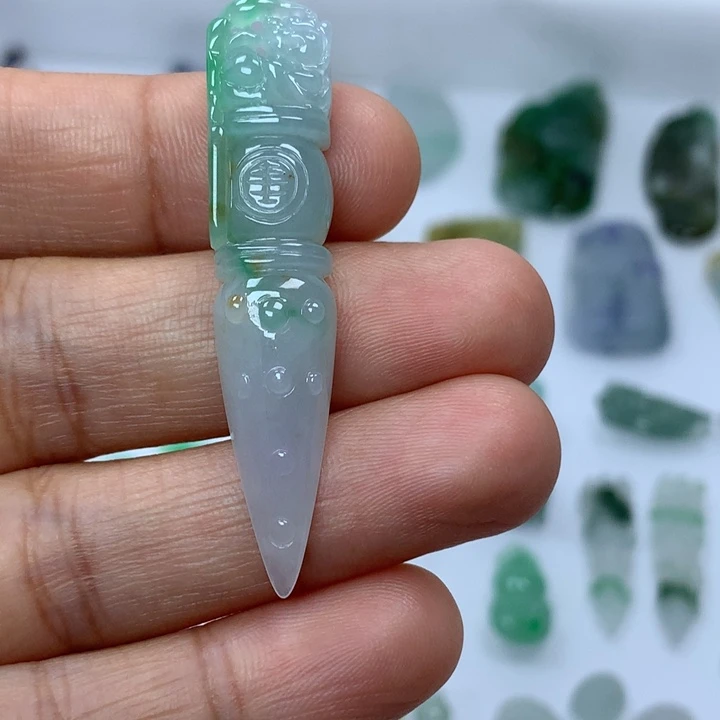 吊坠(不含链)未镶嵌翡翠