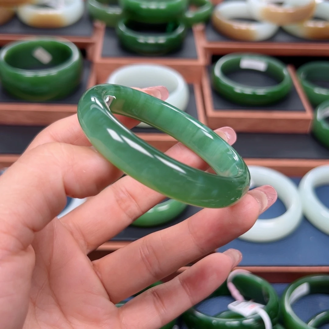 未镶嵌手镯和田玉（碧玉）