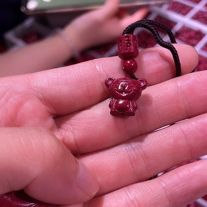 天然辰砂紫金砂小老虎六字绳黑色