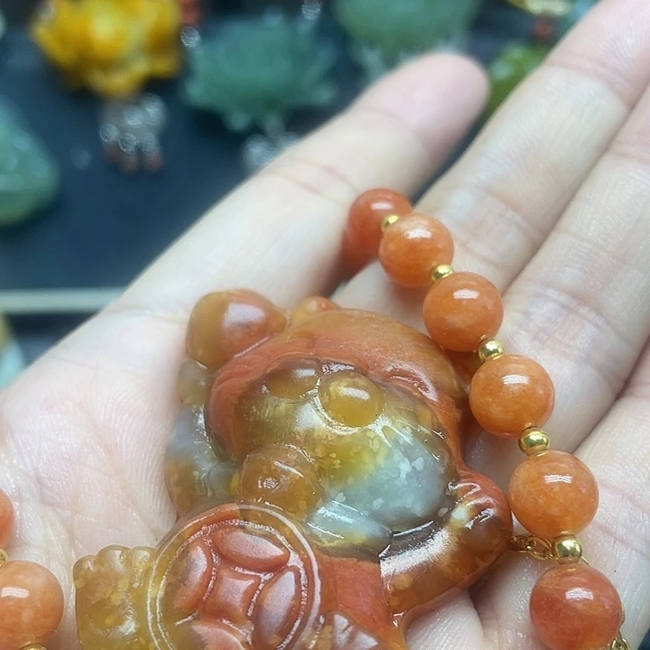 未镶嵌蛇纹石玉颈饰云**曜