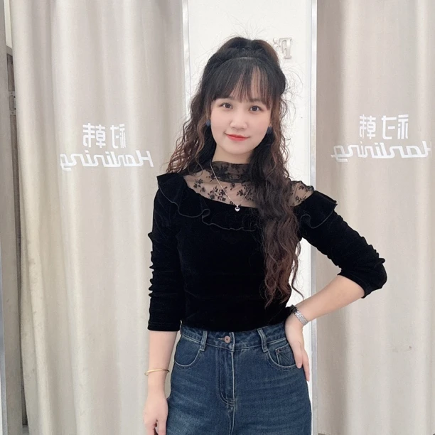 蕾丝网纱拼接荷叶边时尚领口透纱丝绒女士小衫JC9187