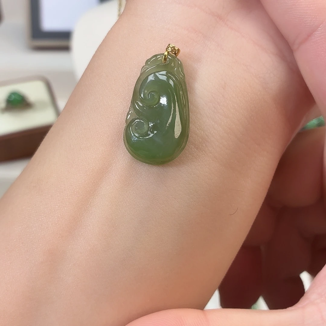 和田玉（碧玉）18K金镶嵌颈饰