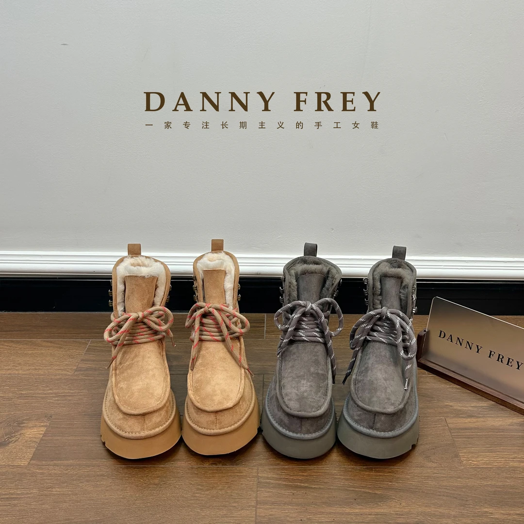 Dannyfrey厚底磨砂短筒雪地靴女冬季新款加绒毛毛系带厚底马丁靴