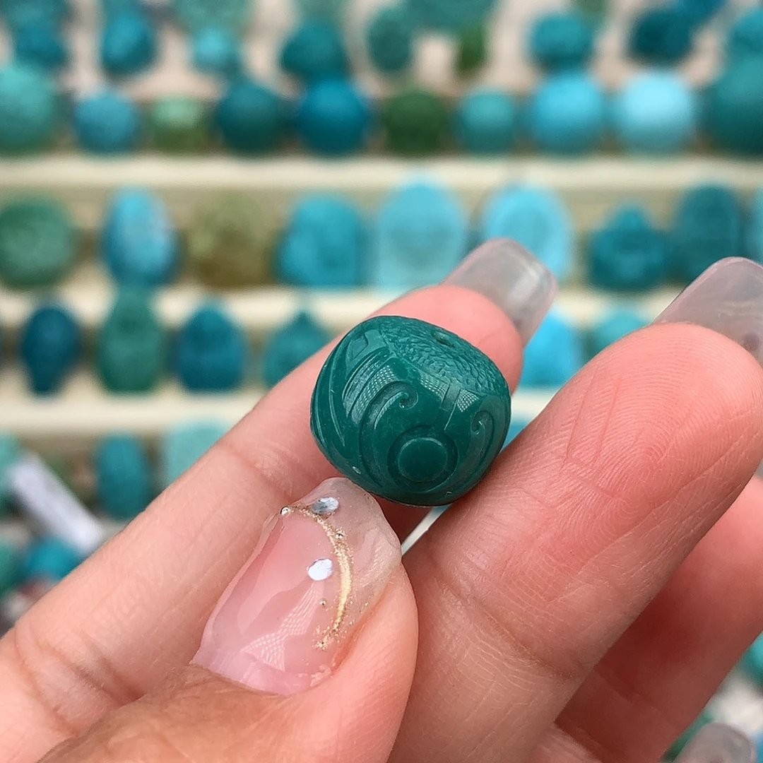 绿松石未镶嵌珠宝奇石13