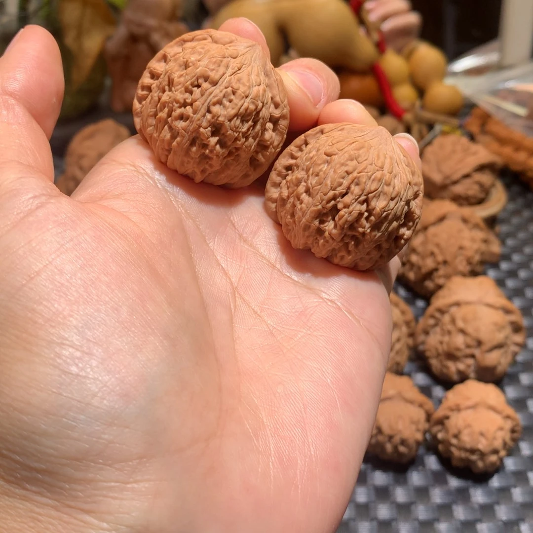 文玩核桃把件绣球