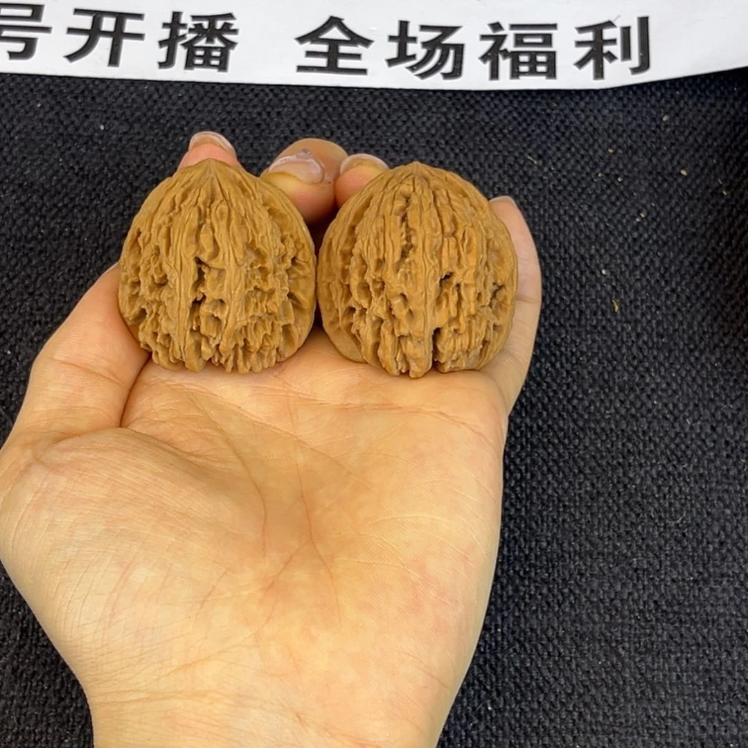 文玩核桃吊坠克**心核桃