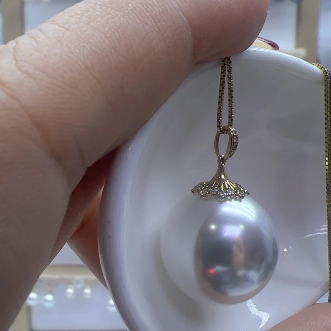 淡水珍珠吊坠(赠链)18K金镶嵌