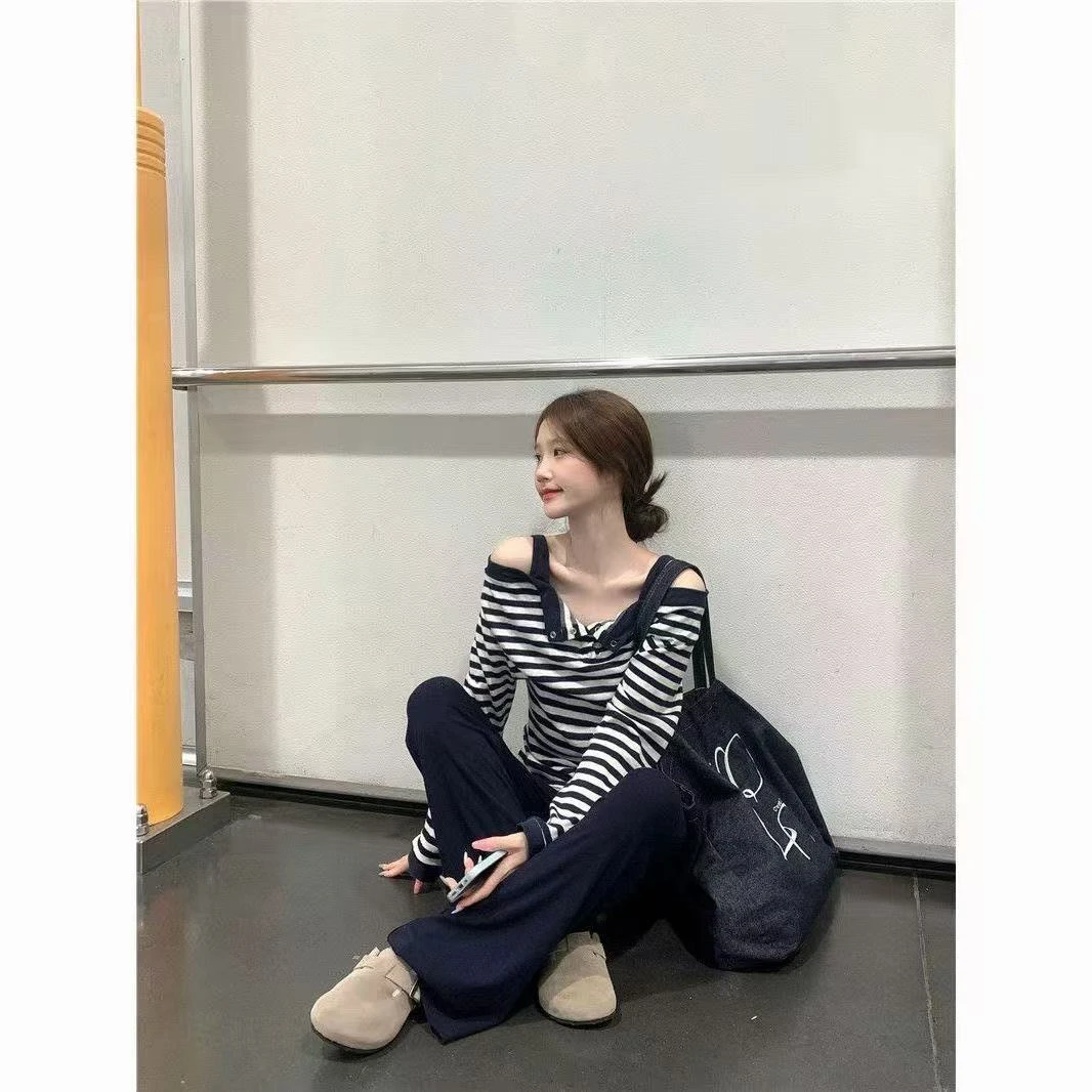 条纹甜辣风一字肩长袖t恤女早秋新款假两件显瘦休闲慵懒风上衣潮