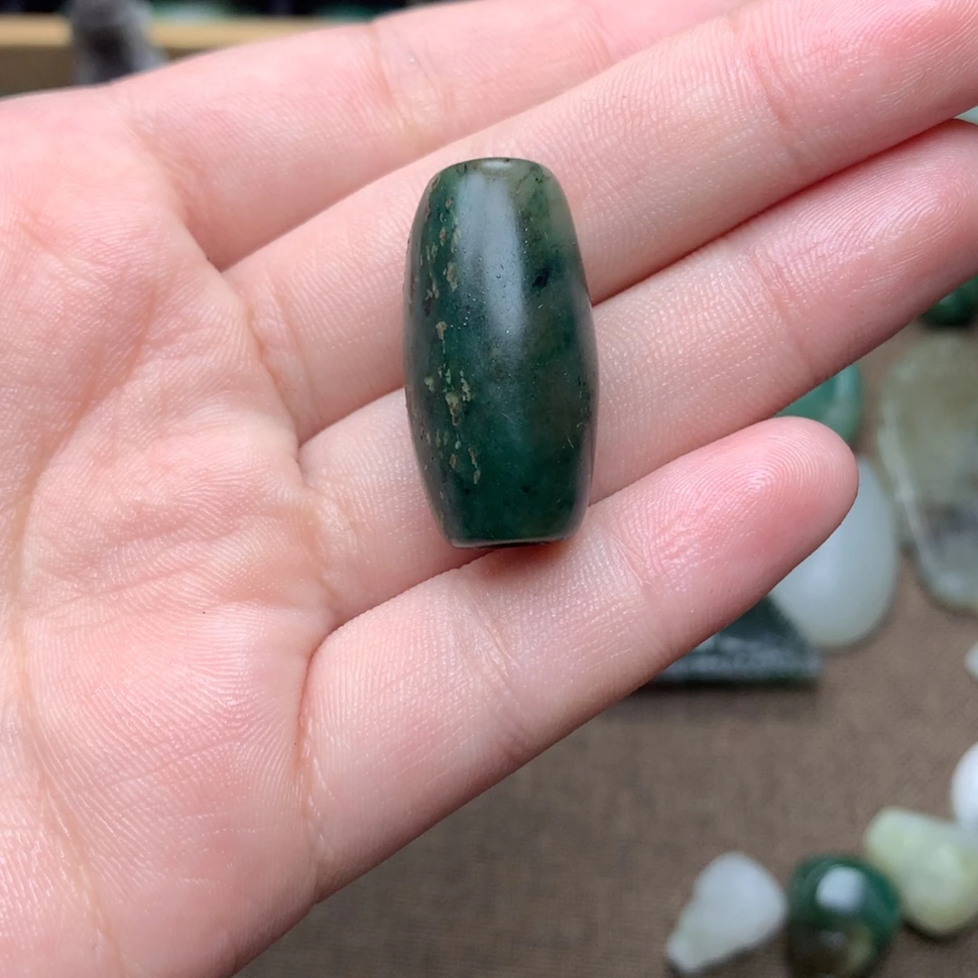 独山玉未镶嵌颈饰