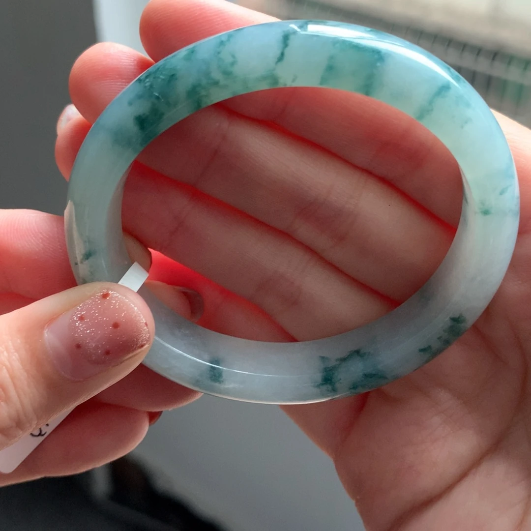 翡翠手镯未镶嵌飘花贵妃