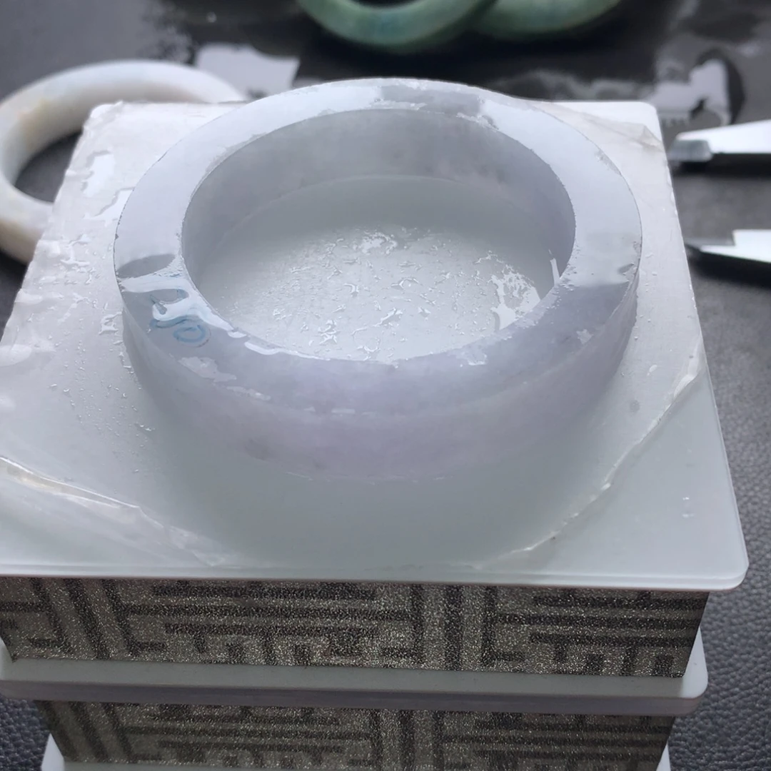 定制翡翠未镶嵌手镯