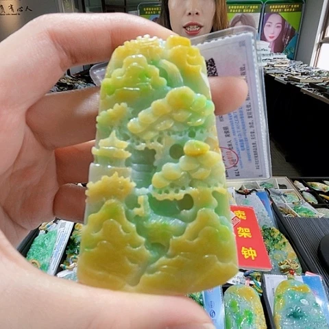 翡翠未镶嵌颈饰翡翠