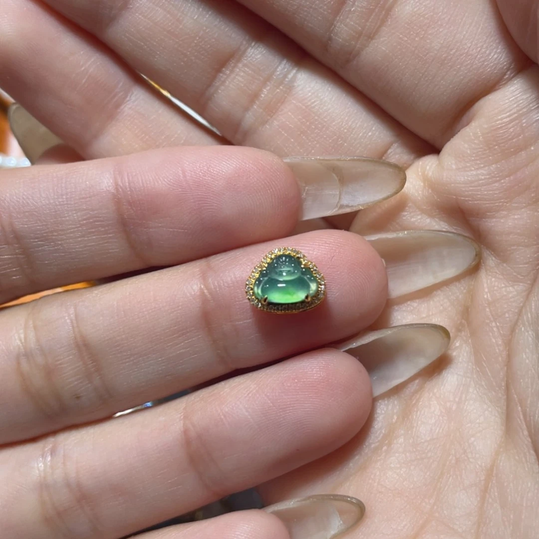 【闪购商品】颈饰18K金镶嵌翡翠