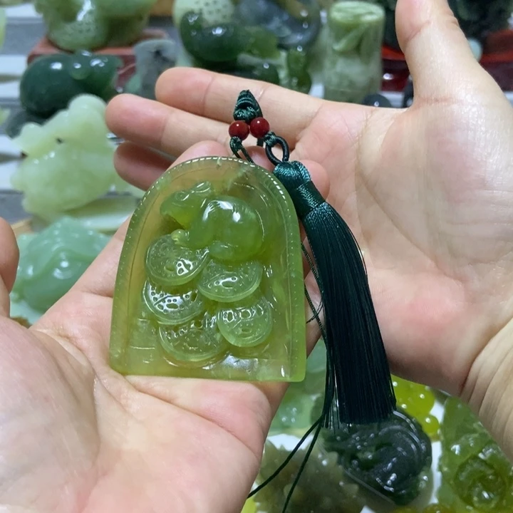 【闪购商品】蛇纹石玉把件未镶嵌重*