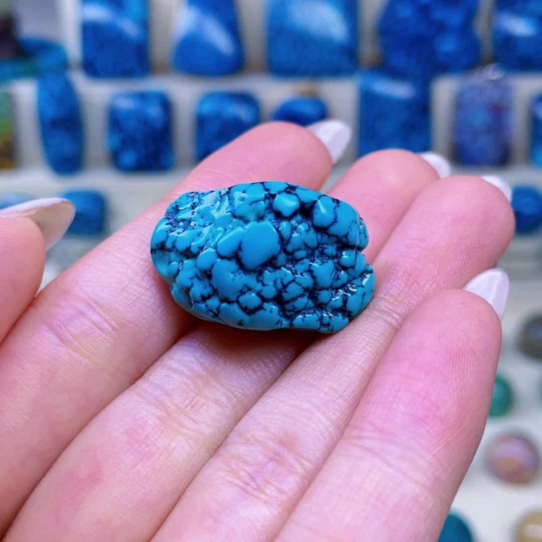 绿松石未镶嵌颈饰