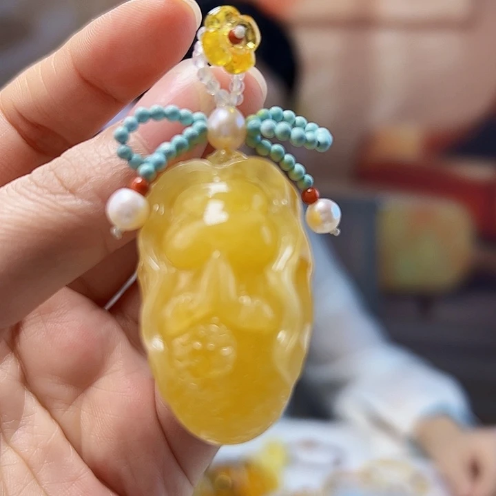 琥珀未镶嵌裸石吊坠