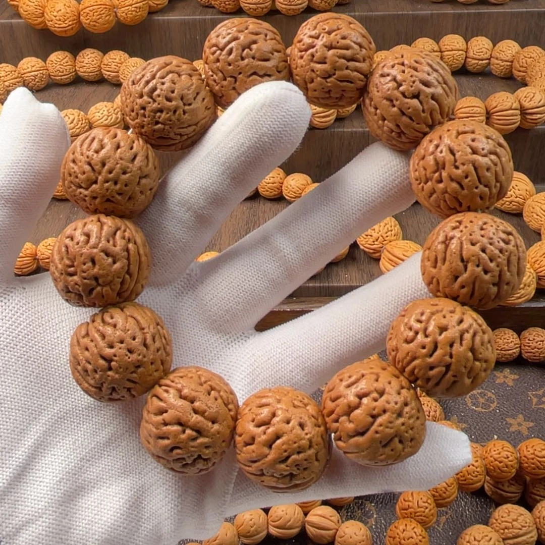 桃核吊坠火山纹精品