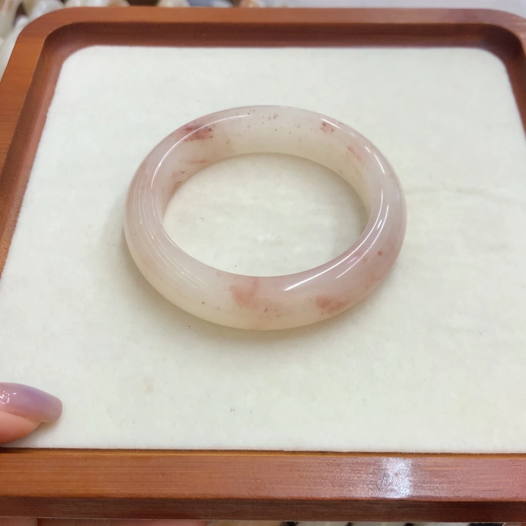 石英质玉未镶嵌手镯